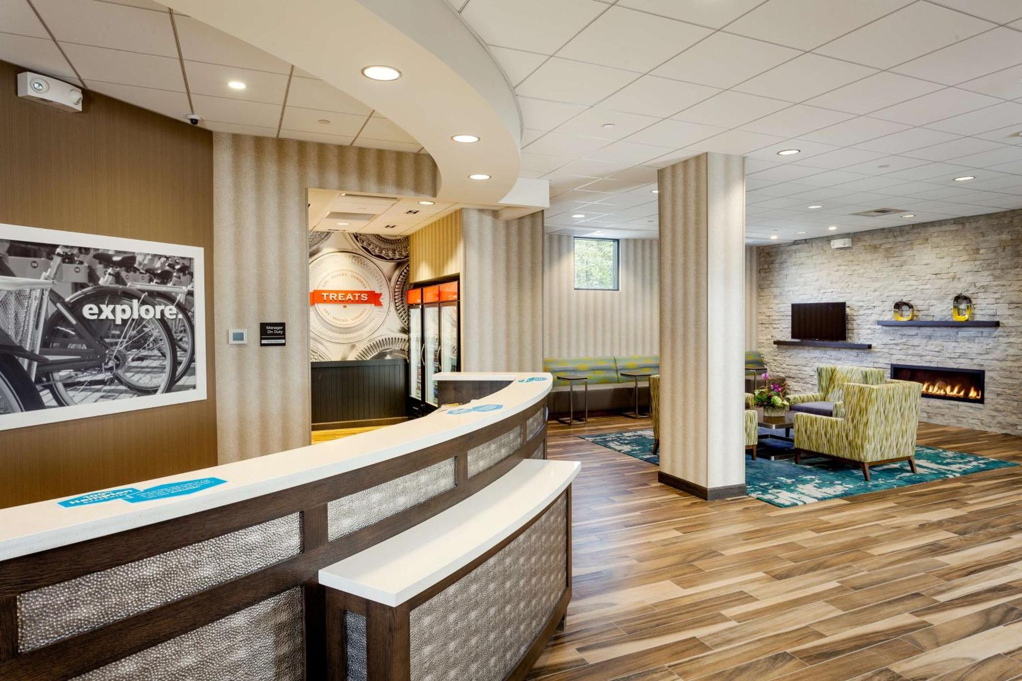 Hampton Inn & Suites By Hilton Seattle/Northgate Dış mekan fotoğraf